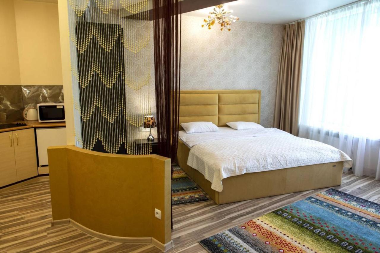 Seven Eleven Apartment Hotel In Most City Dnipro Exterior photo