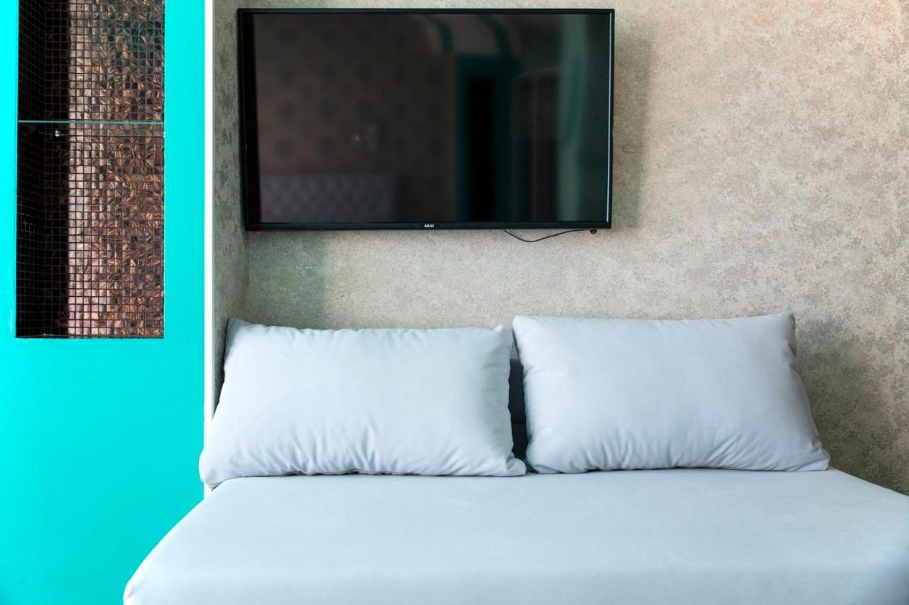 Seven Eleven Apartment Hotel In Most City Dnipro Exterior photo