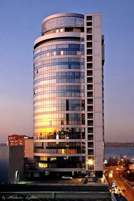 Seven Eleven Apartment Hotel In Most City Dnipro Exterior photo