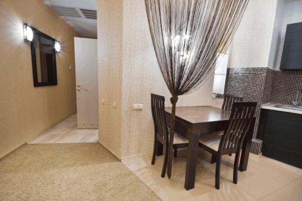Seven Eleven Apartment Hotel In Most City Dnipro Exterior photo