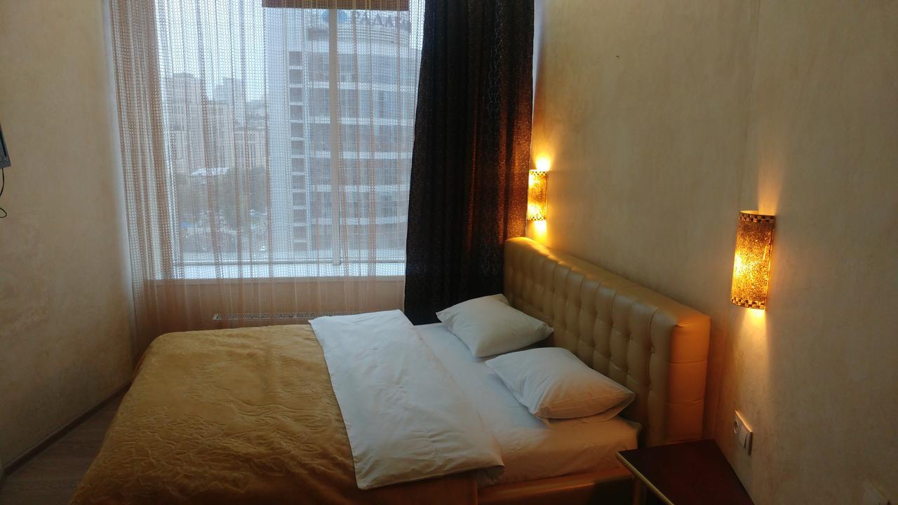 Seven Eleven Apartment Hotel In Most City Dnipro Exterior photo
