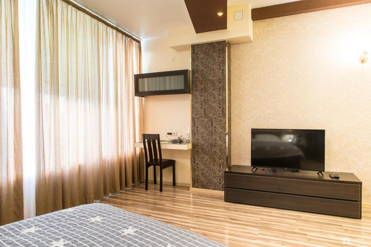 Seven Eleven Apartment Hotel In Most City Dnipro Exterior photo