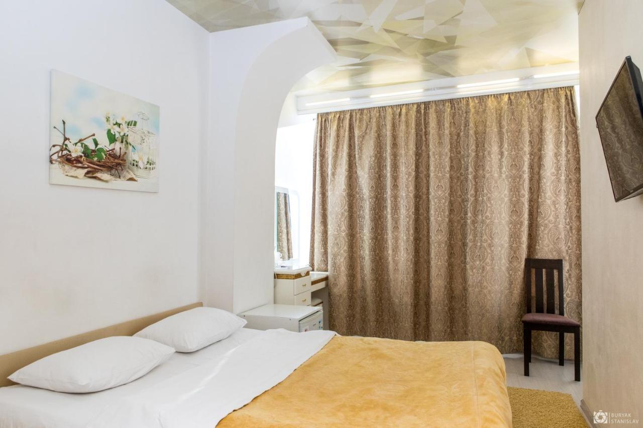 Seven Eleven Apartment Hotel In Most City Dnipro Exterior photo