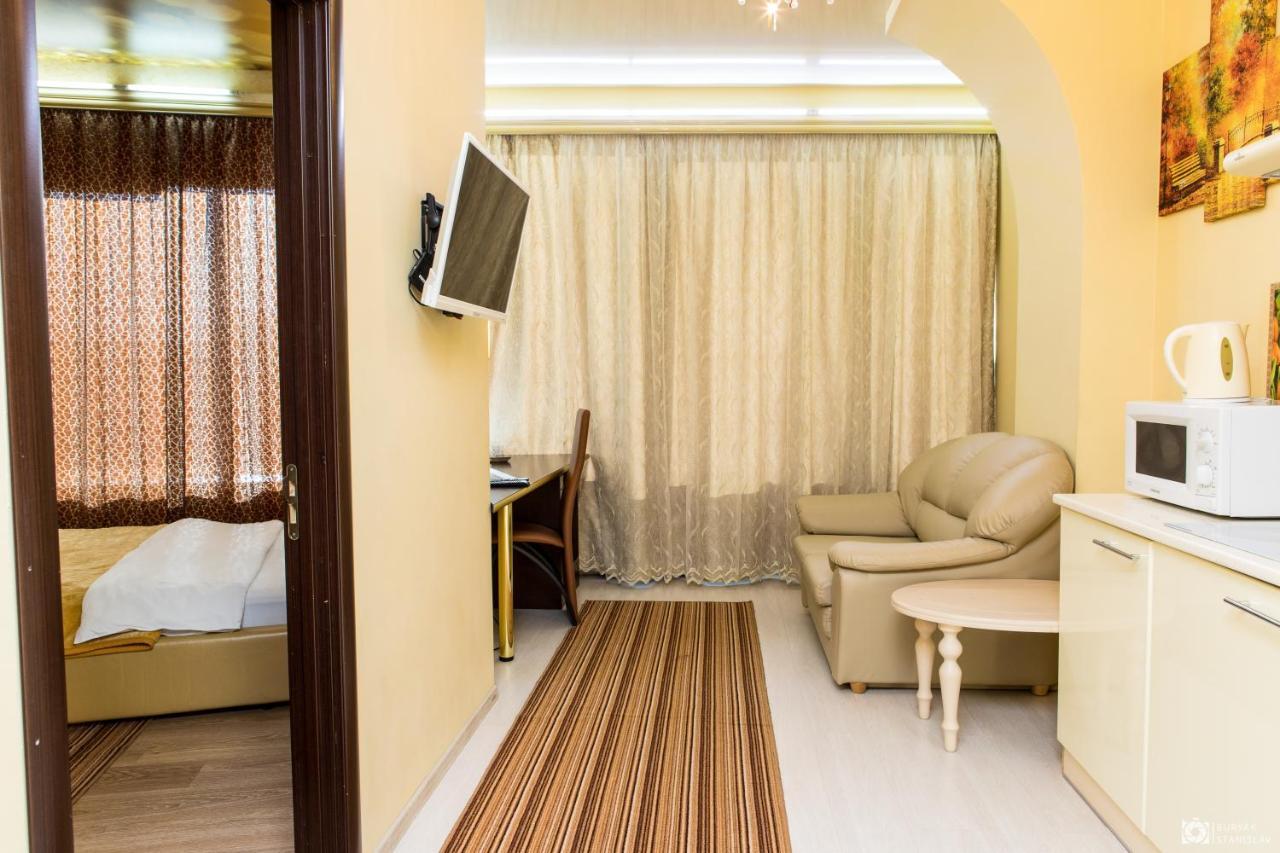 Seven Eleven Apartment Hotel In Most City Dnipro Exterior photo