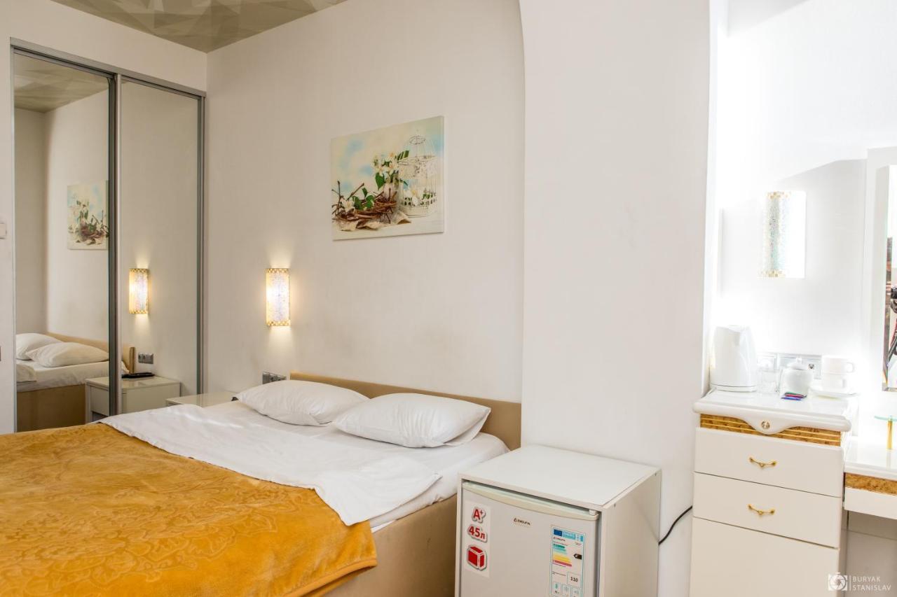 Seven Eleven Apartment Hotel In Most City Dnipro Exterior photo