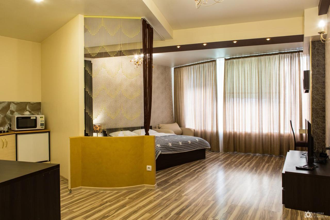 Seven Eleven Apartment Hotel In Most City Dnipro Exterior photo