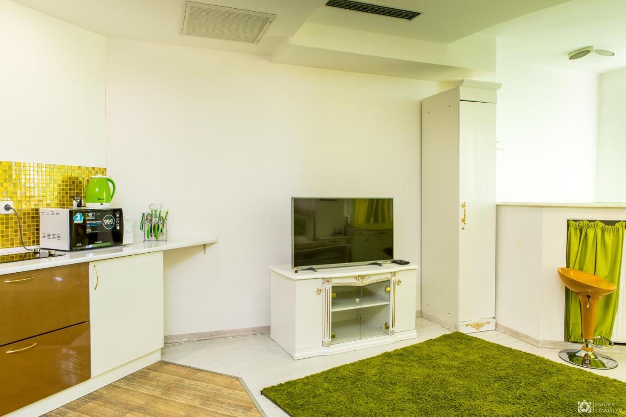 Seven Eleven Apartment Hotel In Most City Dnipro Exterior photo